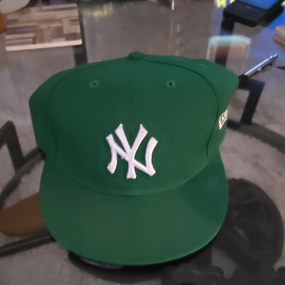 New Era Green Yankees Cap with White Logo 7 3/8 (737)